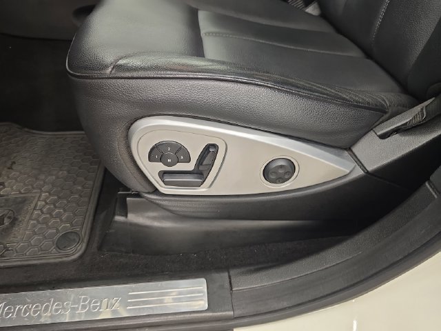 Used 2011 Mercedes-Benz GL 450 4MATIC image 35