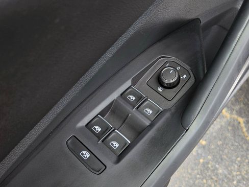 Used 2025 Volkswagen Jetta Sport FWD image 20