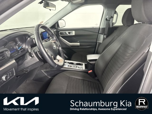 Used 2020 Ford Explorer XLT w/ Comfort Package AWD/4WD image 4