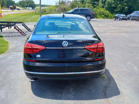 Used 2016 Volkswagen Passat 1.8T SE FWD image 4
