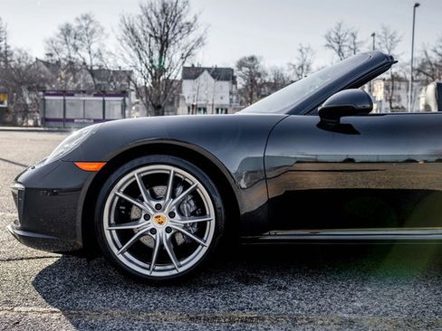 Used 2017 Porsche 911 Carrera image 4