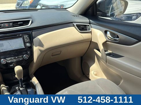 Used 2015 Nissan Rogue SV w/ SV Premium Package AWD/4WD image 25