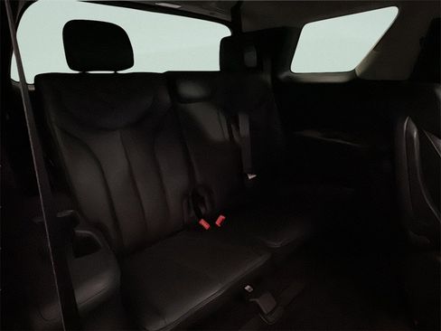 Used 2021 Hyundai Palisade Limited w/ Winter Package image 18