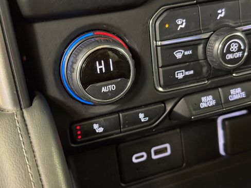 Used 2021 Chevrolet Tahoe LT w/ LT Signature Package image 41