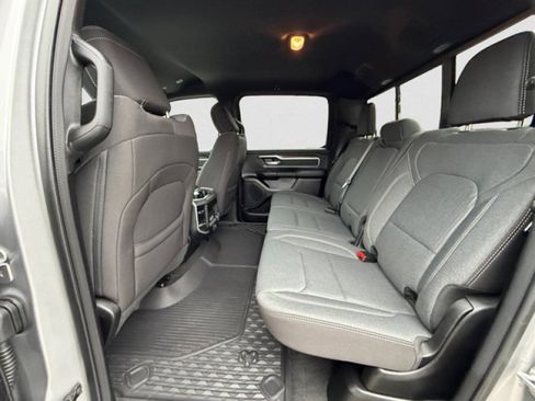 Used 2022 RAM 1500 Big Horn AWD/4WD image 17