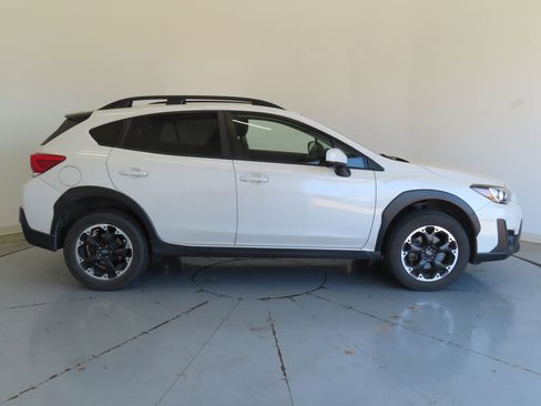 Certified 2021 Subaru Crosstrek 2.0i Premium image 2
