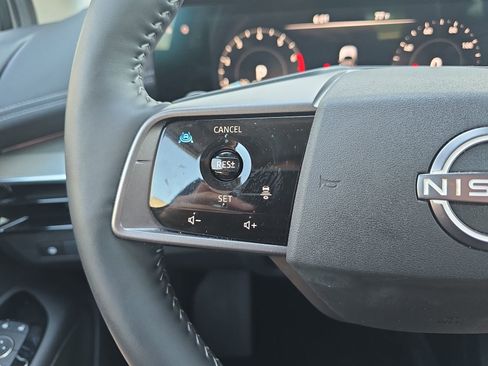 Used 2025 Nissan Murano SL AWD/4WD image 17