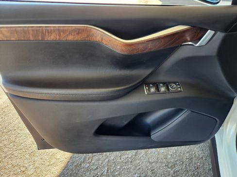 Used 2016 Tesla Model X 90D image 19