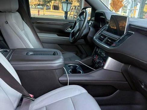 Used 2023 Chevrolet Suburban Z71 image 6