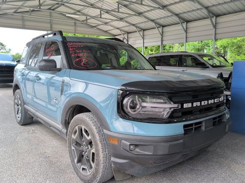Used 2023 Ford Bronco Sport Outer Banks w/ Tech Package AWD/4WD image 1