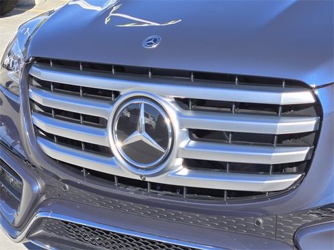 Used 2024 Mercedes-Benz GLS 450 4MATIC image 42