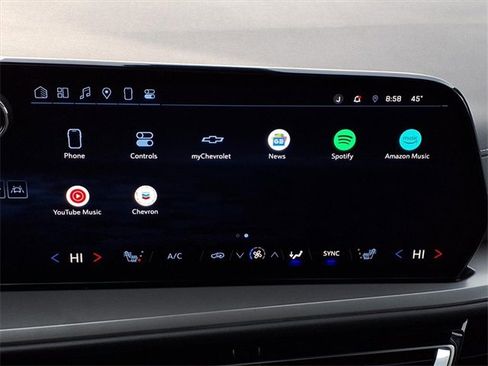 Used 2024 Chevrolet Traverse LT image 15