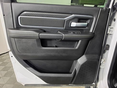 Used 2025 RAM 2500 Big Horn AWD/4WD image 40