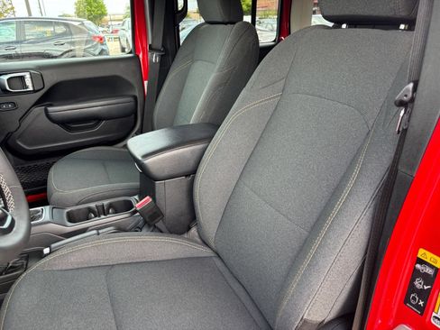 Used 2025 Jeep Wrangler Unlimited Sport AWD/4WD image 33