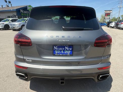 Used 2017 Porsche Cayenne AWD/4WD image 7