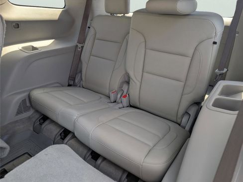 Used 2017 GMC Acadia SLT FWD image 32