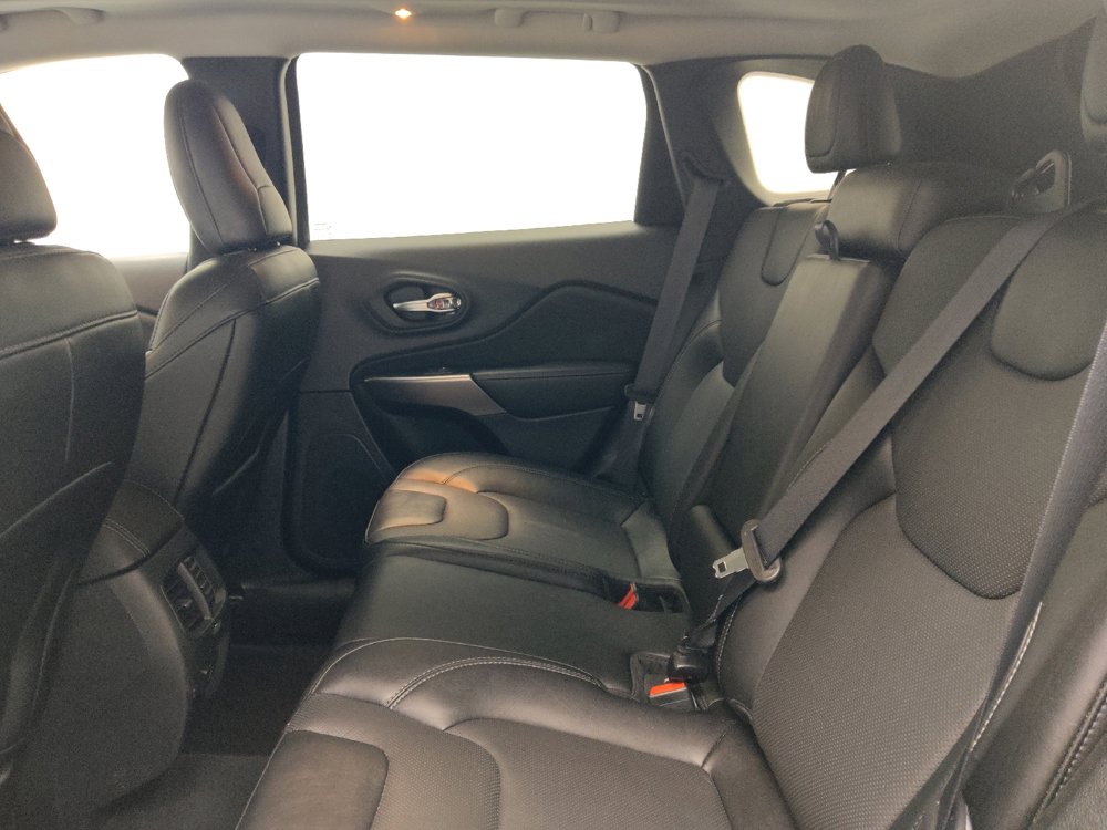 Used 2022 Jeep Cherokee Latitude Lux w/ Sun & Sound Group AWD/4WD image 18