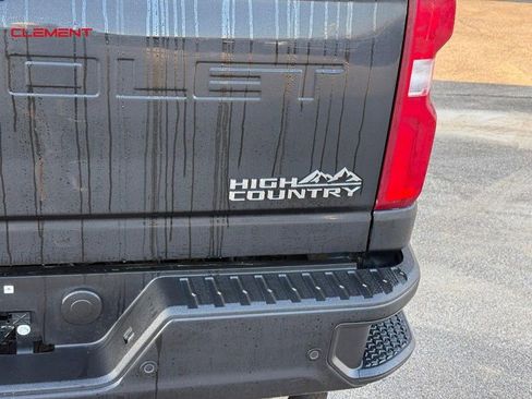 Used 2021 Chevrolet Silverado 2500 High Country w/ Z71 Off-Road Package image 11