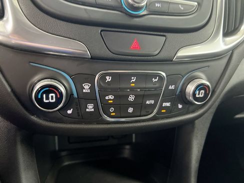 Used 2021 Chevrolet Equinox LT FWD image 16