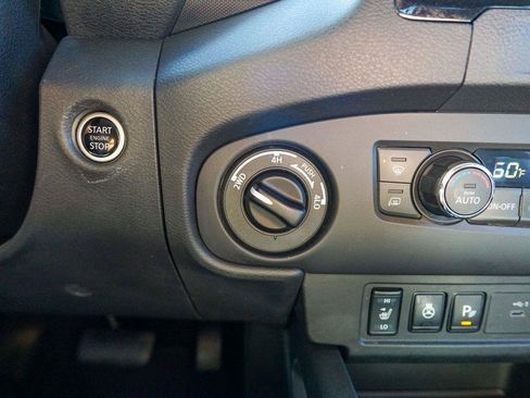 Used 2023 Nissan Frontier SV w/ SV Convenience Package AWD/4WD image 25