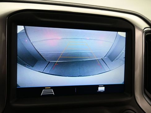 Used 2021 Chevrolet Silverado 1500 LT Trail Boss image 18