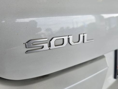 Used 2025 Kia Soul LX FWD image 44