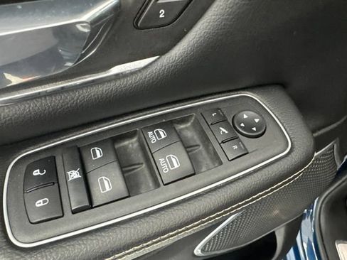 Used 2022 RAM 1500 Laramie AWD/4WD image 21