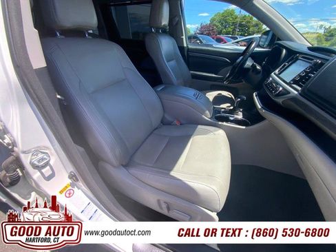 Used 2017 Toyota Highlander Limited Platinum AWD/4WD image 15