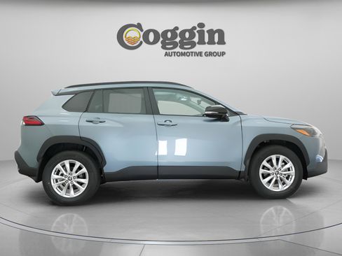 New 2026 Toyota Corolla Cross LE w/ Moonroof Package FWD image 23