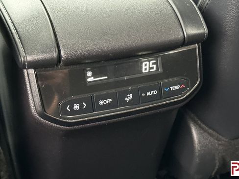 Used 2024 Toyota Highlander XLE image 15