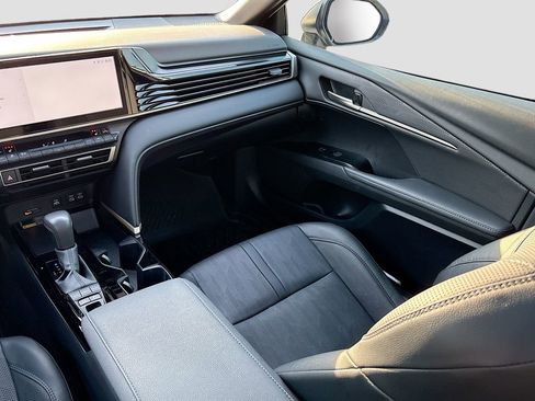 Used 2025 Toyota Camry XSE FWD image 30