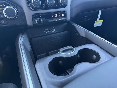 New 2026 RAM 1500 4x4 Crew Cab image 22