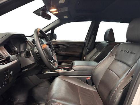 Used 2024 Honda Passport Black Edition image 14
