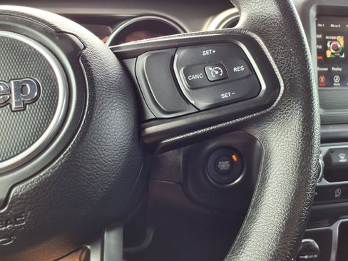 Used 2023 Jeep Wrangler Sport AWD/4WD image 19