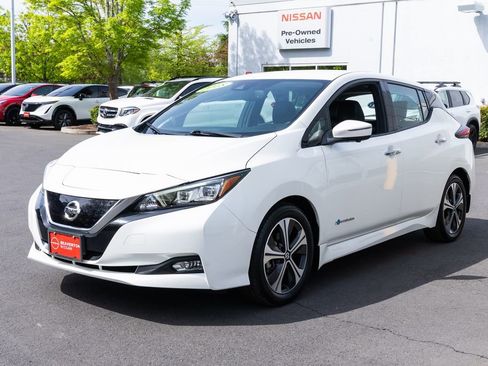 Used 2018 Nissan Leaf SL w/ SL Technology Package FWD image 3