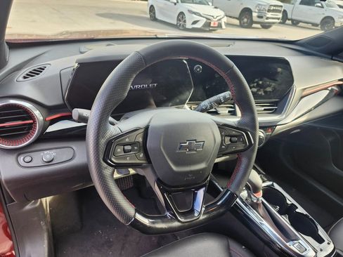 Used 2024 Chevrolet Trax RS image 11