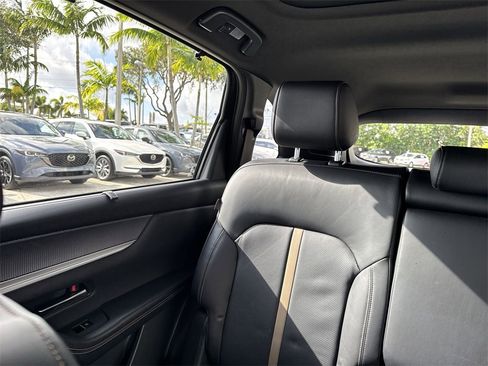 Used 2025 MAZDA CX-70 3.3 Turbo w/ Premium Plus Pkg image 18