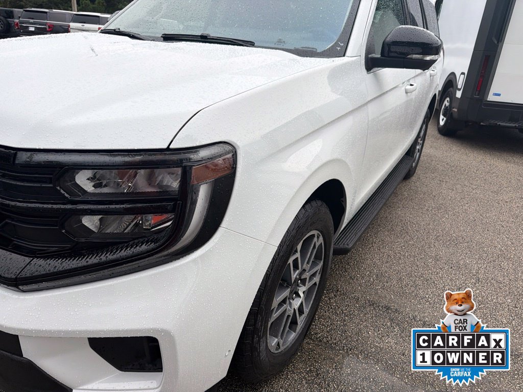 Certified 2025 Ford Expedition Active AWD/4WD image 1