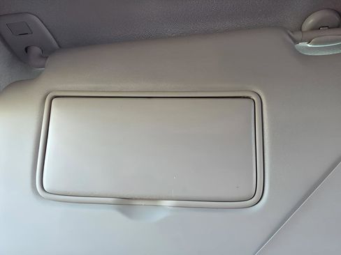 Used 2021 Nissan Versa SR FWD image 28