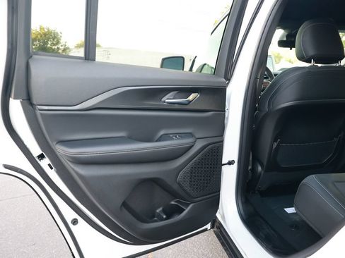 New 2026 Jeep Grand Cherokee Laredo RWD image 31
