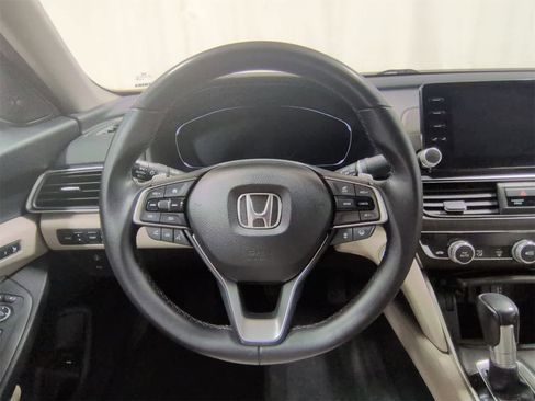 Used 2018 Honda Accord Touring image 25