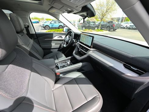 New 2026 Ford Explorer Active w/ Active Comfort Package AWD/4WD image 23