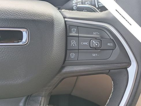 New 2025 Jeep Grand Cherokee L Limited w/ Luxury Tech Group II image 30