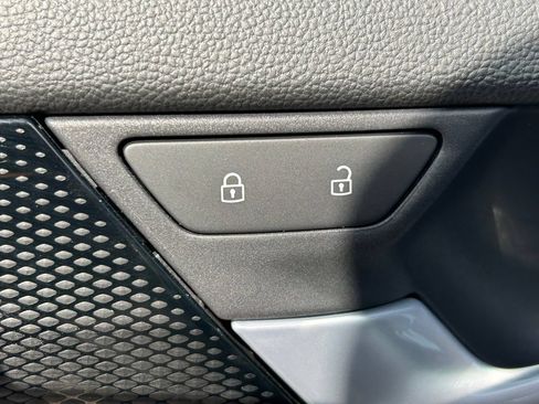 Used 2026 Volkswagen Tiguan SE FWD image 21