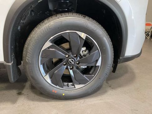 Certified 2025 Nissan Rogue SV AWD/4WD image 22