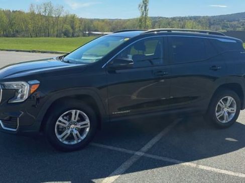 Used 2022 GMC Terrain SLE w/ Driver Convenience Package AWD/4WD image 5