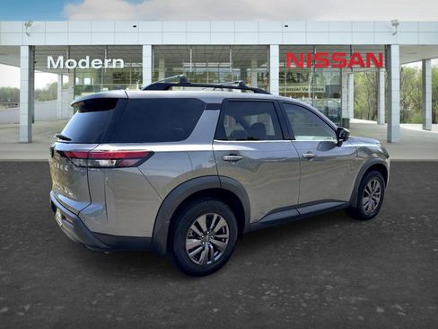 Certified 2022 Nissan Pathfinder SV AWD/4WD image 5