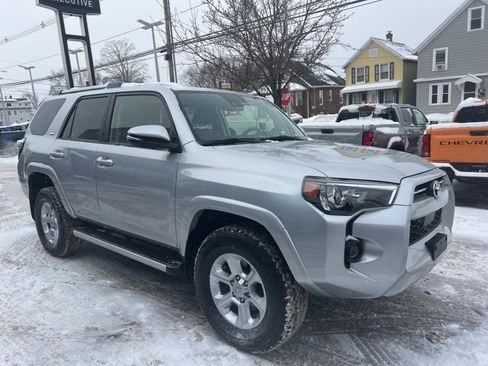 Used 2023 Toyota 4Runner SR5 Premium w/ Moonroof Package image 8
