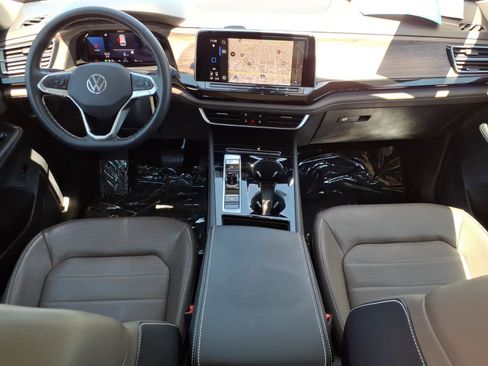 Certified 2025 Volkswagen Atlas SEL AWD/4WD image 25