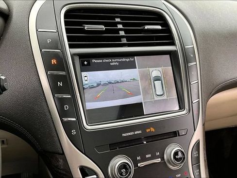 Used 2017 Lincoln MKX Reserve FWD image 13